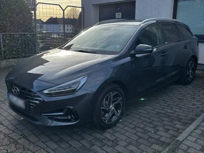 Gebraucht Hyundai i30 Intro Edition 116 PS (85 kW) 2020 Schwarz Kombi