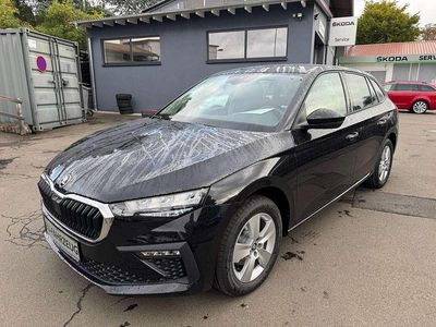Neu Skoda Scala Selection 116 PS (85 kW) 2025 Schwarzmagic perleffekt Kleinwagen