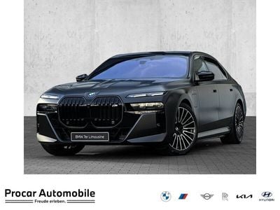 BMW M760e