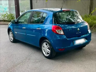 Gebraucht Renault Clio III 75 PS (55 kW) 2010 Blau Limousine