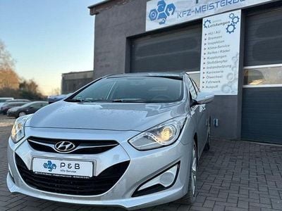 Silber Gebraucht 2011 Hyundai i40 Kombi | 11.990 € (Teuer)