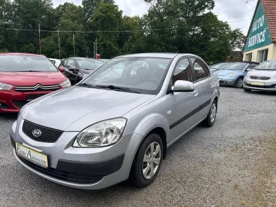 Gebraucht Kia Rio 97 PS (71 kW) 2009 Silber Limousine