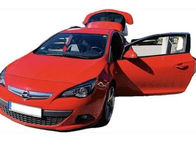 Usata Opel Astra Innovation 179 CV (131 kW) 2011 Rosso Coupé