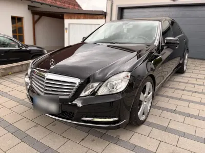 Gebraucht Mercedes E200 184 PS (135 kW) 2011 Schwarz Limousine