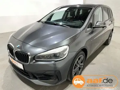 Gebraucht BMW 220 Gran Tourer Sport Line 190 PS (139 kW) 2018 Grau Van / Kleinbus