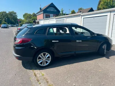 Gebraucht Renault Mégane GrandTour 96 PS (70 kW) 2012 Schwarz Kombi