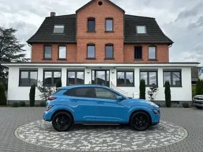 Gebraucht Hyundai Kona Trend 150 kW (204 PS) 2022 Blau SUV