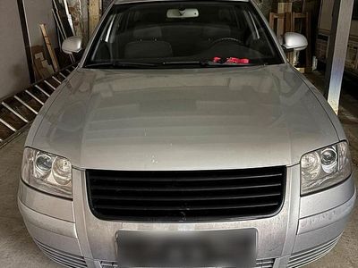 Second-hand VW Passat 131 CP (96 kW) 2004 Argintiu Break