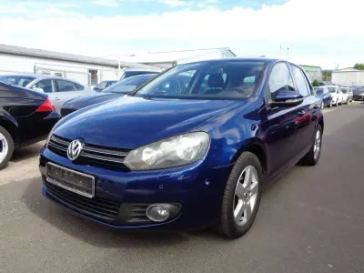 Gebraucht VW Golf VI Team 105 PS (77 kW) 2011 Shadow blue metallic Kleinwagen