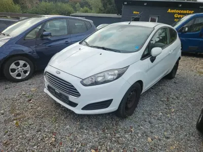 Gebraucht Ford Fiesta Titanium 101 PS (74 kW) 2012 Weiß