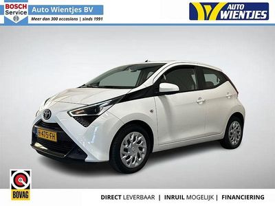 Gebraucht Toyota Aygo X-play 72 PS (52 kW) 2020 Weiß Kleinwagen