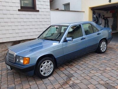 Gebraucht Mercedes 190 109 PS (80 kW) 1991 Blau Limousine
