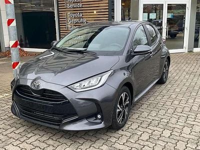 Neu Toyota Yaris Hybrid Comfort 116 PS (85 kW) 2025 Marlingrau metallic Kleinwagen