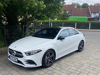 Weiß Gebraucht 2022 Mercedes A35 AMG AMG Limousine | 38.600 € (Fairer Preis)