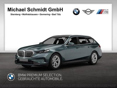 Gebraucht BMW 520 M Sport 197 PS (144 kW) 2025 Cape york grün Kombi