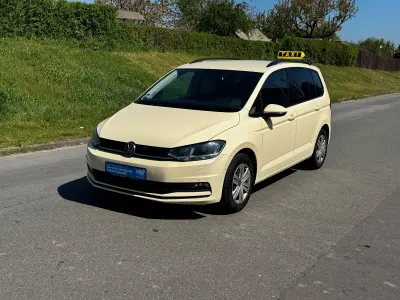 Gebraucht VW Touran 150 PS (110 kW) 2022 Beige Van / Kleinbus