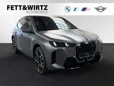 Neu BMW iX M Sport 400 kW (544 PS) 2026 Bmw individual frozen pure grey SUV