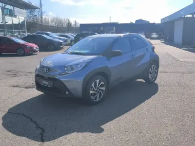 Gebraucht Toyota Aygo X 72 PS (52 kW) 2025 Grau SUV