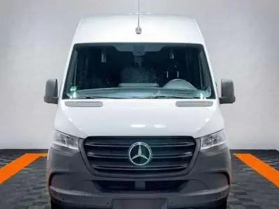 Używany Mercedes Sprinter 143 KM (105 kW) 2019 Biały Van