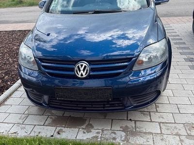 Usata VW Golf IV 105 CV (77 kW) 2005 Blu Utilitaria