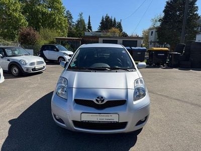 Second-hand Toyota Yaris Life 101 CP (74 kW) 2010 Argintiu Hatchback