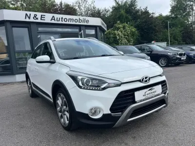 Gebraucht Hyundai i20 Active 101 PS (74 kW) 2017 Weiß Limousine