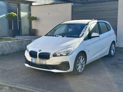 BMW 225