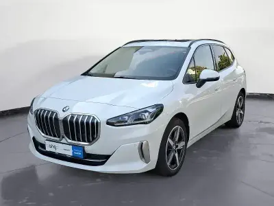 Gebraucht BMW 223 Active Tourer Sport Line 211 PS (155 kW) 2023 Weiß Van / Kleinbus