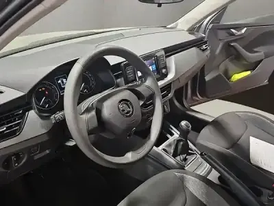 Occasion Skoda Kamiq Active 95 ch (69 kW) 2023 Gris SUV
