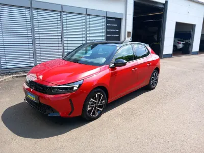 Neu Opel Corsa 101 PS (74 kW) 2026 Rot/typ außenverkleidung metalliclackierung Kleinwagen