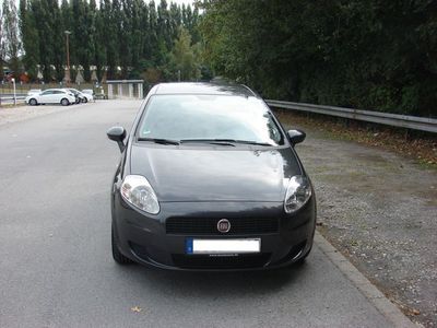 Gebraucht Fiat Grande Punto Dynamic 78 PS (57 kW) 2010 Grau metallic Kleinwagen