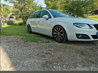 Weiß Gebraucht 2012 Seat Exeo Style Limousine | 10.500 €