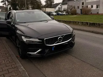 Gebraucht Volvo V60 197 PS (144 kW) 2020 Schwarz Kombi