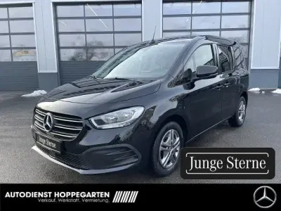 Gebraucht Mercedes T160 Style 95 PS (69 kW) 2022 Loparitschwarz metallic Van / Kleinbus
