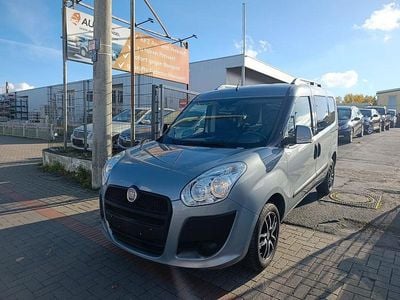 Grau Gebraucht 2011 Fiat Doblò Dynamic Van / Kleinbus | 6.990 € (Fairer Preis)