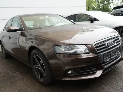 Gebraucht Audi A4 Attraction 120 PS (88 kW) 2011 Braun Limousine