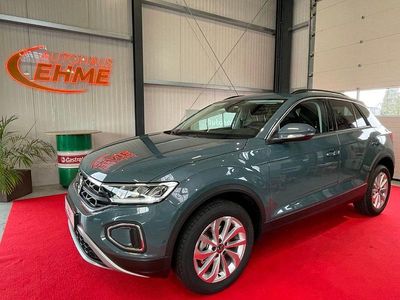 Neu VW T-Roc Life 150 PS (110 kW) 2026 Blau SUV