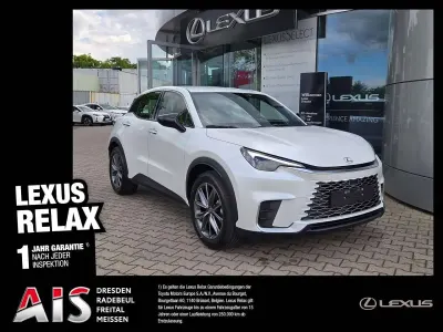 Nouă Lexus LBX 136 CP (100 kW) 2026 Alb SUV