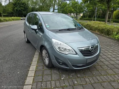 Gebraucht Opel Meriva Active 120 PS (88 kW) 2013 Silber Van / Kleinbus