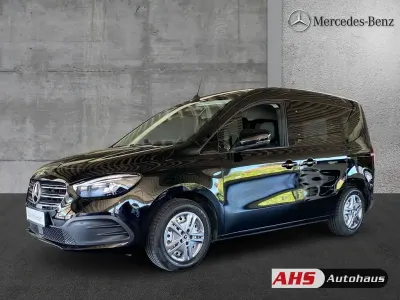 Gebraucht Mercedes T180 Style 116 PS (85 kW) 2025 Schwarz Van / Kleinbus