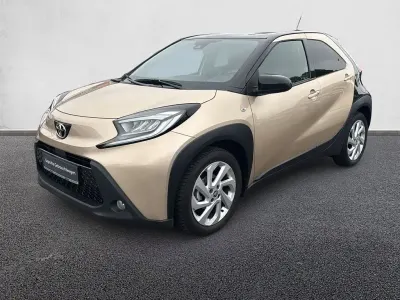Gebraucht Toyota Aygo X Pulse 72 PS (52 kW) 2022 Ginger beige metallic/dach nig SUV