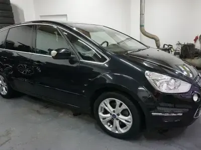 Gebraucht Ford S-MAX Titanium 140 PS (102 kW) 2014 Schwarz Van / Kleinbus