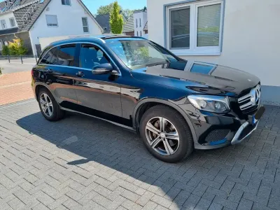 Second-hand Mercedes GLC250 AMG line 204 CP (150 kW) 2016 Negru SUV