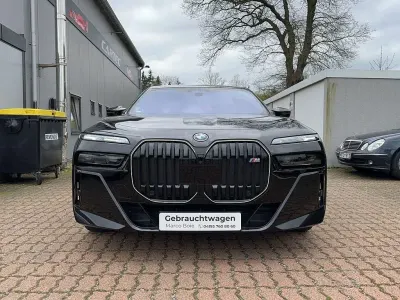 Gebraucht BMW M760e Performance 571 PS (419 kW) 2023 Schwarz Limousine