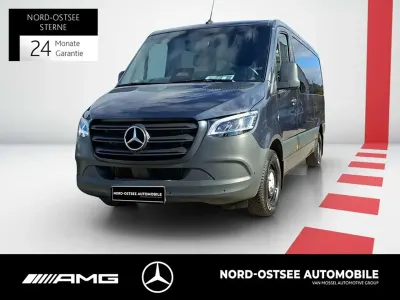 Gebraucht Mercedes Sprinter 170 PS (125 kW) 2024 Grau Van