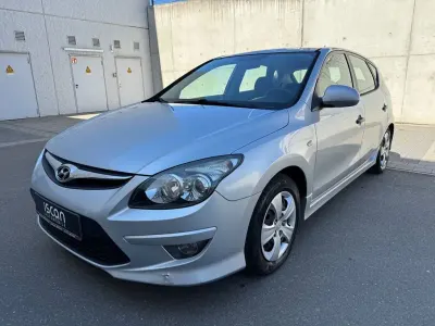 Gebraucht Hyundai i30 Edition+ 109 PS (80 kW) 2010 Silber Limousine