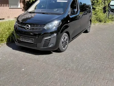 Gebraucht Opel Zafira Life 144 PS (105 kW) 2021 Schwarz Van / Kleinbus