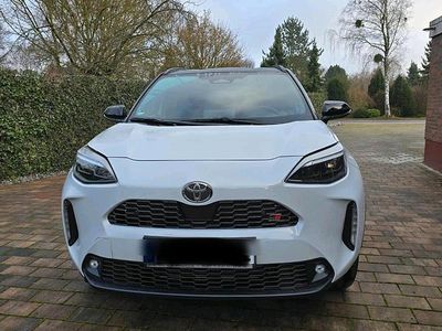 Gebraucht Toyota Yaris Hybrid 92 PS (67 kW) 2024 Grau Kleinwagen