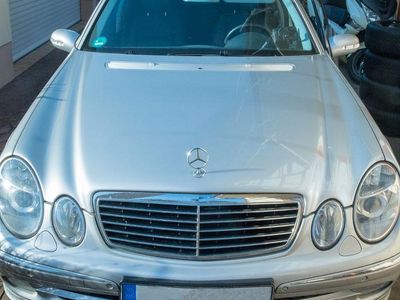 Second-hand Mercedes E280 Avantgarde 177 CP (130 kW) 2005 Argintiu Berlinǎ