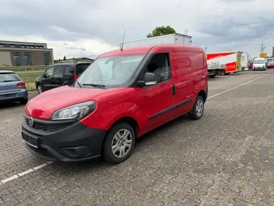 Gebraucht Fiat Doblò Basis 80 PS (58 kW) 2021 Rot Van / Kleinbus